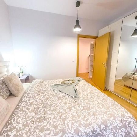 Old Town Spacious Apartment Bucharest Luaran gambar