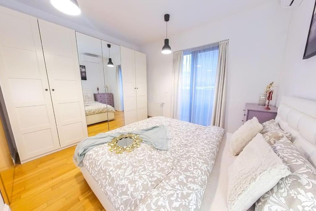 Old Town Spacious Apartment Bucharest Luaran gambar