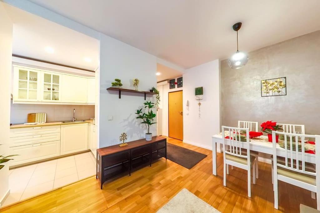 Old Town Spacious Apartment Bucharest Luaran gambar