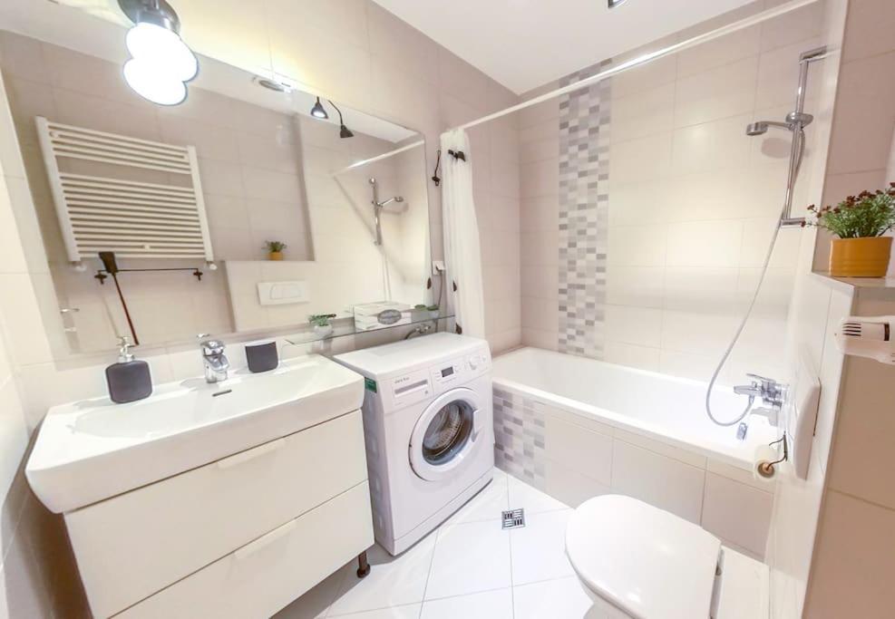 Old Town Spacious Apartment Bucharest Luaran gambar