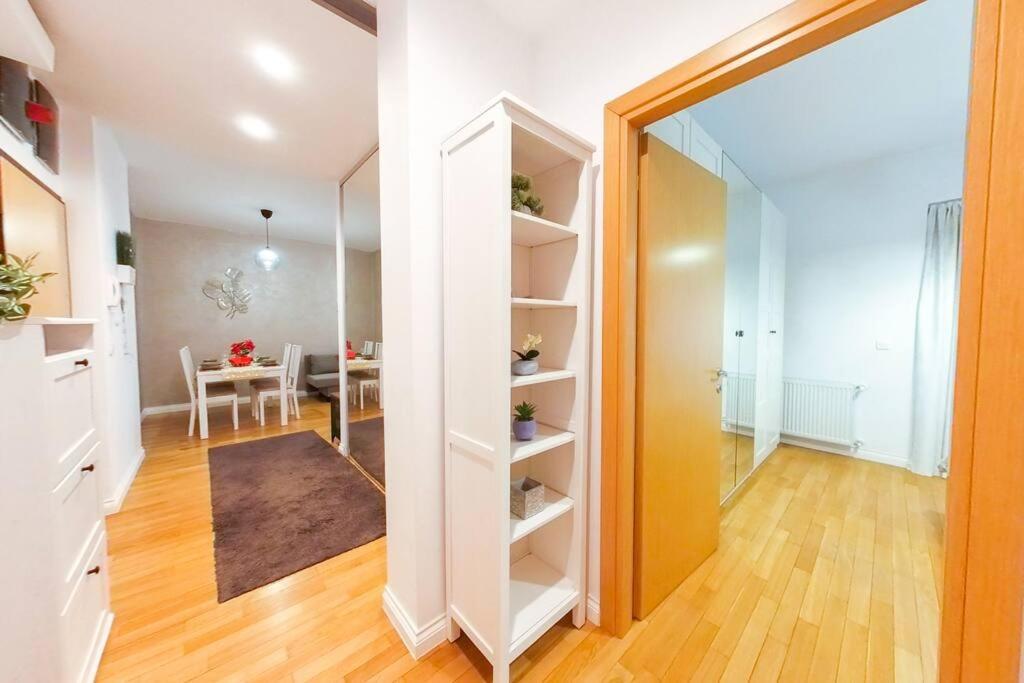 Old Town Spacious Apartment Bucharest Luaran gambar
